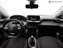 Peugeot 208 1.2 PureTech Active Pack Sport (APPLE CARPLAY,LED,SPORTSTOELEN,CLIMATE,CRUISE,PARKEERSENSOREN,LM-VELGEN,TOPCONDITIE)