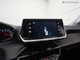 Peugeot 208 1.2 PureTech Active Pack Sport (APPLE CARPLAY,LED,SPORTSTOELEN,CLIMATE,CRUISE,PARKEERSENSOREN,LM-VELGEN,TOPCONDITIE)