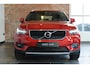Volvo XC40 T2 Business Pro | Semi-Electrische Wegklapbare trekhaak | Adaptive Cruise Control | 1ste eigenaar | Dealeronderhouden | Parkeerverwarming | BLIS | Parkeersensoren voor + achter | Parkeercamera | Stoelverwarming | Volvo on Call | Comfortstoelen | 18'' Lichtmetalen velgen | Navigatie |