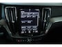 Volvo V60 B3 R-Design | Electrische bedienbare voorstoelen | Stoelverwarming | Adaptive Cruise Control | Parkeerverwarming | BLIS | Panoramadak | Parkeercamera | Parkeersensoren voor + achter | Semi Electrische Wegklapbare Trekhaak | Harman Kardon Premium Audio