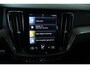 Volvo V60 B3 R-Design | Electrische bedienbare voorstoelen | Stoelverwarming | Adaptive Cruise Control | Parkeerverwarming | BLIS | Panoramadak | Parkeercamera | Parkeersensoren voor + achter | Semi Electrische Wegklapbare Trekhaak | Harman Kardon Premium Audio