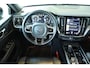 Volvo V60 B3 R-Design | Electrische bedienbare voorstoelen | Stoelverwarming | Adaptive Cruise Control | Parkeerverwarming | BLIS | Panoramadak | Parkeercamera | Parkeersensoren voor + achter | Semi Electrische Wegklapbare Trekhaak | Harman Kardon Premium Audio