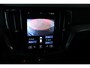 Volvo V60 B3 R-Design | Electrische bedienbare voorstoelen | Stoelverwarming | Adaptive Cruise Control | Parkeerverwarming | BLIS | Panoramadak | Parkeercamera | Parkeersensoren voor + achter | Semi Electrische Wegklapbare Trekhaak | Harman Kardon Premium Audio