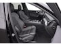 Volvo XC60 T6 350PK Automaat AWD Plus Black Edition Panoramadak/ Elektrisch bedienbare voorstoelen met geheugen/ Stoelverwarming/ Stuurverwarming/ Harman Kardon audio/ 360 Camera/