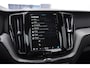 Volvo XC60 T6 350PK Automaat AWD Plus Black Edition Panoramadak/ Elektrisch bedienbare voorstoelen met geheugen/ Stoelverwarming/ Stuurverwarming/ Harman Kardon audio/ 360 Camera/