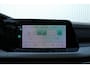 Volkswagen Golf 1.0 eTSI Life Business Panorama dak| Parkeer Camera Achter| Extra getint glas achter| Stoelverwarming voor