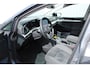 Volkswagen Golf 1.0 eTSI Life Business Panorama dak| Parkeer Camera Achter| Extra getint glas achter| Stoelverwarming voor