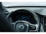 Volvo XC60 2.0 T8 Plug-in hybrid AWD Plus Black Edition | Adaptieve Cruise Control | Panoramadak | Harman Kardon Audio | Stoel-/Stuur-/Voorruitverwarming | Dodehoek Detectie | 360° Parkeercamera |