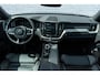 Volvo XC60 2.0 T8 Plug-in hybrid AWD Plus Black Edition | Adaptieve Cruise Control | Panoramadak | Harman Kardon Audio | Stoel-/Stuur-/Voorruitverwarming | Dodehoek Detectie | 360° Parkeercamera |