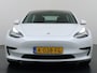 Tesla Model 3 SR+ 325PK LFP-Accu SOH 91% Trekhaak AutoPilot Leer Pano-Dak Adaptive Cruise Lmv 18" Camera's Elektr.-Stuur+Stoelen+Spiegels+Geheugen+Easy-Entry+Verwarmde stoelen Park assistent Pdc WIFI Ecc Lane-Assist Speed-Assist Ecc Navi Led DAB Voorverwarmen interieur via App Keyless One-Pedal-Drive 1.000KG Trekgewicht Origineel Nederlandse Auto LFP accu dus 100% opladen!