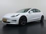 Tesla Model 3 SR+ 325PK LFP-Accu SOH 91% Trekhaak AutoPilot Leer Pano-Dak Adaptive Cruise Lmv 18" Camera's Elektr.-Stuur+Stoelen+Spiegels+Geheugen+Easy-Entry+Verwarmde stoelen Park assistent Pdc WIFI Ecc Lane-Assist Speed-Assist Ecc Navi Led DAB Voorverwarmen interieur via App Keyless One-Pedal-Drive 1.000KG Trekgewicht Origineel Nederlandse Auto LFP accu dus 100% opladen!