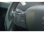 Peugeot 2008 1.2 110PK Allure | Panoramadak | Navigatie | Camera | Apple Carplay / Android Auto | | Binnenspiegel automatisch dimmend | Boordcomputer | Buitenspiegels elektrisch inklapbaar