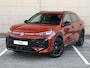 Volkswagen T-Roc R-Line First Edition 1.5 eTSI 150 PK | Navigatie | Black style | Panoramadak | Trekhaak | 360 camera | LED Matrix |