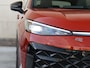 Volkswagen T-Roc R-Line First Edition 1.5 eTSI 150 PK | Navigatie | Black style | Panoramadak | Trekhaak | 360 camera | LED Matrix |