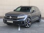 Volkswagen Touareg R Edition 3.0 eHybrid 462 PK | Navigatie | Servosluiting | Trekhaak | 22" inch velgen | Lederen bekleding |