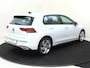 Volkswagen Golf 1.4 eHybrid GTE | SoH 96% | Navigatie | Stoel- en stuurwielverwarming | LED Plus verlichting | Draadloze telefoonlader | Lane- en frontassist | Parkeersensoren | 3-zone airco |