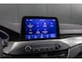 Ford Focus Wagon 1.0 EcoBoost Titanium Automaat | 100% dealer o.h. | Adaptieve cruise | Trekhaak | Winter-pack | Elec. achterklep | Autom. inparkeren | Privacy-glass | Camera | All seazon banden | LED verlichting | Keyless | Dodehoek detectie