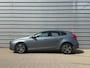 Volvo V40 T2 122PK Nordic+ | Stoel verw. | Park assist Voor + Achter | Parkeerverwarming | Bluetooth
