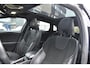 Volvo V40 T3 Automaat Polar+ Sport | Panoramadak | Harman Kardon audio | Alarm klasse 3 | Parkeercamera | Stoelverwarming | Navigatie | Volvo on Call | Parkeersensoren voor + achter | Dealeronderhouden |