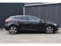 Volvo V40 T3 Automaat Polar+ Sport | Panoramadak | Harman Kardon audio | Alarm klasse 3 | Parkeercamera | Stoelverwarming | Navigatie | Volvo on Call | Parkeersensoren voor + achter | Dealeronderhouden |