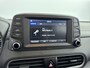 Hyundai Kona 1.0T Comfort 120Pk | Navigatie Via Apple & Android Carplay | Achteruitrijcamera | Parkeersensoren Achter | Climate Control | Cruise Control & Snelheidsbegrenzer | Trekhaak |