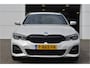 BMW 3-Serie Touring 320e M Pakket | SOH 92%| Panoramadak | Leer | Adaptieve Cruise | 360 Camera | Nl Auto!