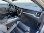 Volvo S60 2.0 B4 R-Design Dark | Pilot Assist | Memory | Stoelverwarming | Stuurverwarming | BLIS
