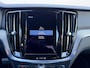 Volvo S60 2.0 B4 R-Design Dark | Pilot Assist | Memory | Stoelverwarming | Stuurverwarming | BLIS