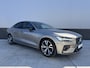 Volvo S60 2.0 B4 R-Design Dark | Pilot Assist | Memory | Stoelverwarming | Stuurverwarming | BLIS