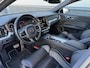 Volvo S60 2.0 B4 R-Design Dark | Pilot Assist | Memory | Stoelverwarming | Stuurverwarming | BLIS