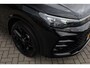 Volkswagen Tiguan 1.5 eHybrid R-Line Business NL auto 1e eigenaar nieuw door ons geleverd Lederen bekleding met elektrische stoelverstelling + geheugen + ventilatie + verwarming black style comfort plus 4 x stoelverwarming trekhaak multimedia pakket plus met o.a. harman en kardon head up display assistentie pakket plus met rondom zicht camera design met LED matrix 20" LMV
