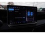 Volkswagen Tiguan 1.5 eHybrid R-Line Business NL auto 1e eigenaar nieuw door ons geleverd Lederen bekleding met elektrische stoelverstelling + geheugen + ventilatie + verwarming black style comfort plus 4 x stoelverwarming trekhaak multimedia pakket plus met o.a. harman en kardon head up display assistentie pakket plus met rondom zicht camera design met LED matrix 20" LMV