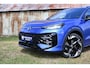 Volkswagen T-Roc 1.5 eTsi 150pk R-Line First Ed. | IQ. Light | 360° | Head-up | 100% (Dealer) onderhouden label