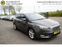 Ford Focus Wagon 1.0 126PK TITANIUM VOL LUXE RECENT NIEUWE DISTRIBUTIERIEM!! STOEL/STUUR/VOORRUITVERWARMING TREKHAAK NAVI 1/2 LEDER CLIMA CRUISE BLUETOOTH PDC V+A 17INCH KEYLESS ENZ...