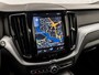 Volvo XC60 2.0 T8 Twin Engine AWD Inscription 391Pk Automaat (PANORAMADAK, LUCHTVERING, APPLE CARPLAY, GROOT NAVI, ELEK SPORTSTOELEN, LEDER, ZWART HEMEL, STOELVERWARMING, GETINT GLAS, NIEUWSTAAT)