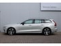 Volvo V60 B4 Plus Dark | Verwarmbare voorstoelen en stuurwiel | Parkeercamera achter | Apple carplay/Android auto | Elektrische achterklep | Keyless | 17 inch Lichtmetalen velgen | Standkachel | DAB + radio | Adaptieve cruise control