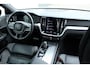 Volvo V60 B4 Plus Dark | Verwarmbare voorstoelen en stuurwiel | Parkeercamera achter | Apple carplay/Android auto | Elektrische achterklep | Keyless | 17 inch Lichtmetalen velgen | Standkachel | DAB + radio | Adaptieve cruise control