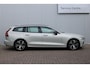 Volvo V60 B4 Plus Dark | Verwarmbare voorstoelen en stuurwiel | Parkeercamera achter | Apple carplay/Android auto | Elektrische achterklep | Keyless | 17 inch Lichtmetalen velgen | Standkachel | DAB + radio | Adaptieve cruise control