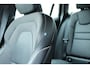 Volvo V60 B4 Plus Dark | Verwarmbare voorstoelen en stuurwiel | Parkeercamera achter | Apple carplay/Android auto | Elektrische achterklep | Keyless | 17 inch Lichtmetalen velgen | Standkachel | DAB + radio | Adaptieve cruise control