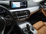 BMW 5-Serie Touring 530e | Panoramadak | Trekhaak | Leder | Camera | Memory | Sfeerlicht | Carplay