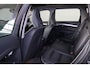 Volvo V70 T4 Inscription Edition - AUTOMAAT - Schuif/kanteldak - bi-xenon koplampen - Verwarmde voorstoelen - Lederen bekleding - Parkeersensoren voor & achter - Geventileerde voorstoelen - Cruise control - Navigatie - Volvo On Call - Standkachel - 17' LMV