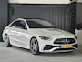 Mercedes-Benz C-klasse 300 e AMG Line | AMG-styling | Panorama-dak | Sfeerverlichting | 360 Camera | Carplay | Cruise Control Adaptief |