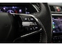 Skoda Superb Combi Sportline Business 1.4 TSI PHEV 218pk DSG Automaat Trekhaak, Adaptive cruise control, Panoramadak, CANTON audio, 360 camera, Elektrische achterklep