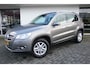 Volkswagen Tiguan 1.4 TSI Sport&Style / Trekhaak af-fabriek/ Parkeersensoren/ All-season/ Dealer onderhouden/ 1ste eigenaar