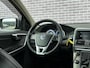 Volvo XC60 2.0 T5 R-Design | Trekhaak | Leder | Keurig onderhouden, zie tekst | Navigatie | Parkeersensoren V+A | High Performance audio |