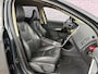 Volvo XC60 2.0 T5 R-Design | Trekhaak | Leder | Keurig onderhouden, zie tekst | Navigatie | Parkeersensoren V+A | High Performance audio |