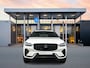 Volvo XC60 T6 Recharge Plus Black Edition | 21" | Geventileerd Nappa | Stoelventilatie | Trekhaak | Head-Up | Panoramadak | Harman Kardon | 360 Camera | Full LED | Adaptieve Cruise | BLIS