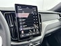 Volvo XC60 T6 Recharge Plus Black Edition | 21" | Geventileerd Nappa | Stoelventilatie | Trekhaak | Head-Up | Panoramadak | Harman Kardon | 360 Camera | Full LED | Adaptieve Cruise | BLIS