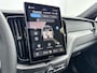 Volvo XC60 T6 Recharge Plus Black Edition | 21" | Geventileerd Nappa | Stoelventilatie | Trekhaak | Head-Up | Panoramadak | Harman Kardon | 360 Camera | Full LED | Adaptieve Cruise | BLIS