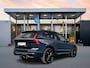 Volvo XC60 T6 Recharge Plus Black Edition | 21" | Geventileerd Nappa | Stoelventilatie | Trekhaak | Head-Up | Panoramadak | Harman Kardon | 360 Camera | Full LED | Adaptieve Cruise | BLIS